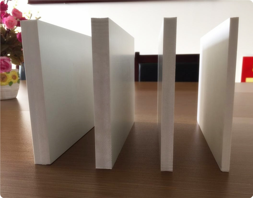 tam nhua foam trang chong chay lam vach ngan pvc 4